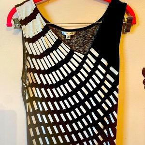 Cabi black and white large tank top